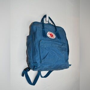 Fjällräven Kånken Blue Backpack 16L size